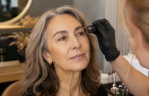 como elegir los mejores tintes para las canas en las cejas