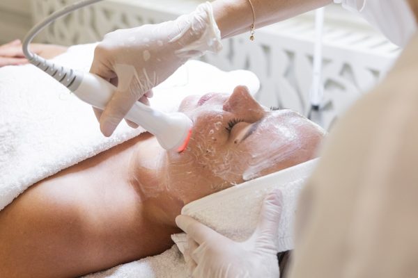 limpieza facial con ultrasonidos